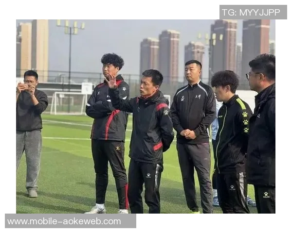 完善足球师资培训制度提升教练水平与青少年足球发展潜力